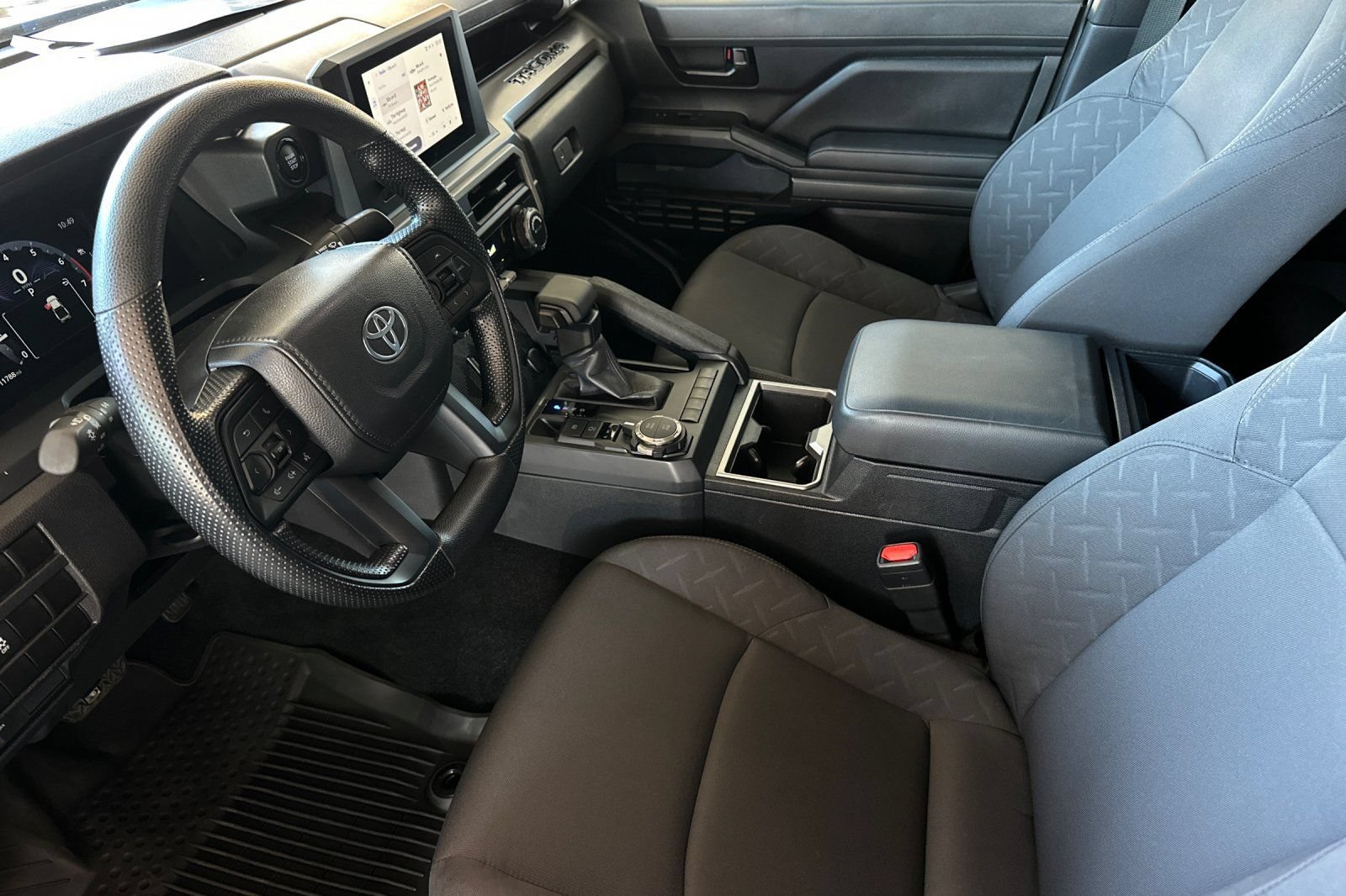 Used 2024 Toyota Tacoma SR5 AWD/4WD image 9
