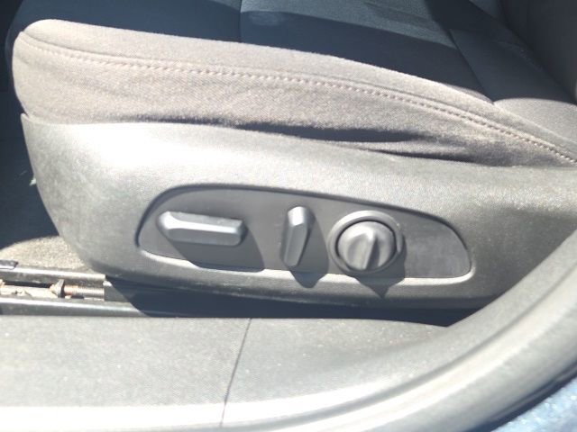 Used 2020 Chevrolet Malibu LT FWD image 23