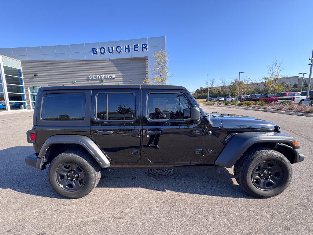 Used 2022 Jeep Wrangler Unlimited Sport AWD/4WD image 5