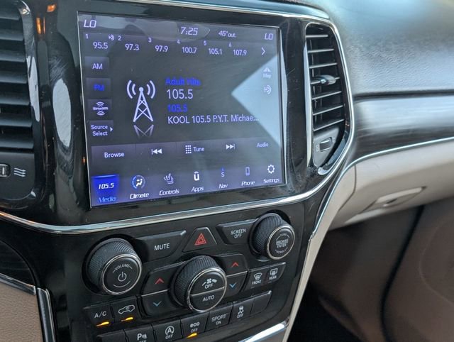 Used 2020 Jeep Grand Cherokee Limited w/ Luxury Group II image 20