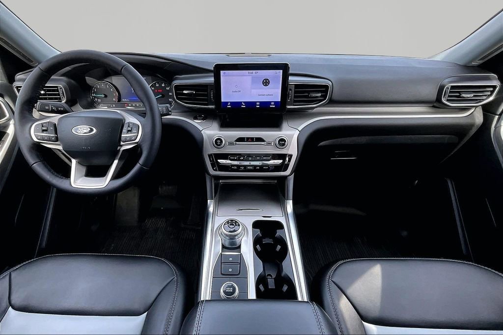 Certified 2022 Ford Explorer XLT w/ Equipment Group 202A AWD/4WD image 16