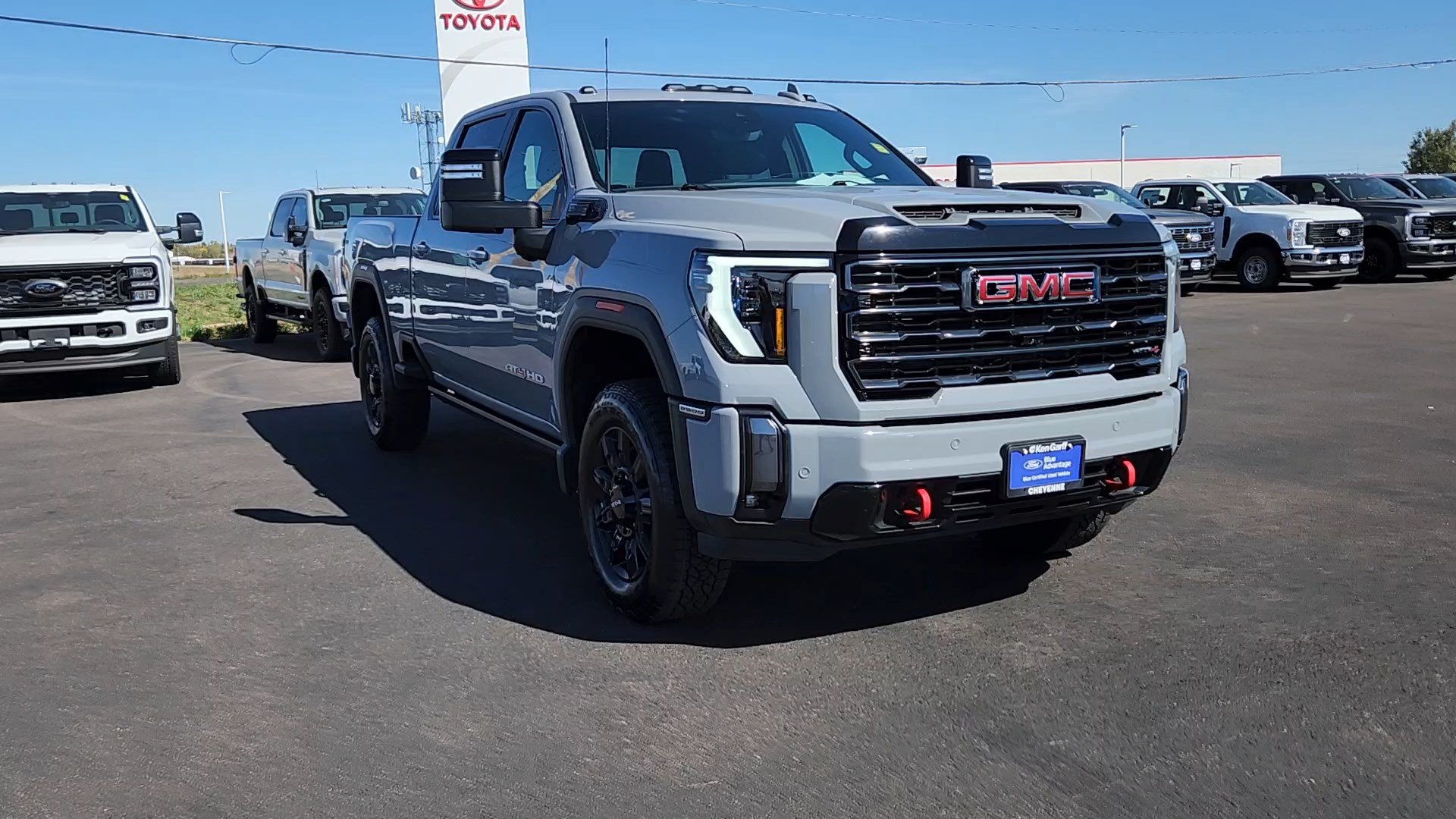 Used 2024 GMC Sierra 2500 AT4 w/ AT4 Premium Plus Package AWD/4WD image 4