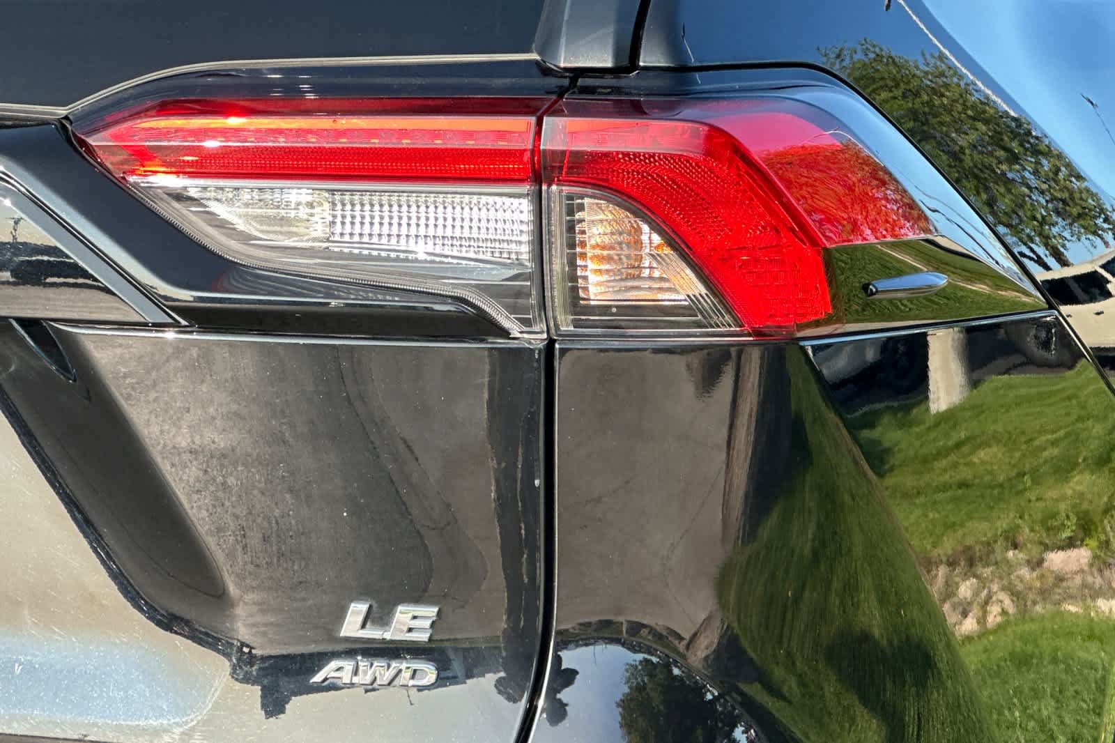 Used 2025 Toyota RAV4 LE AWD/4WD image 26
