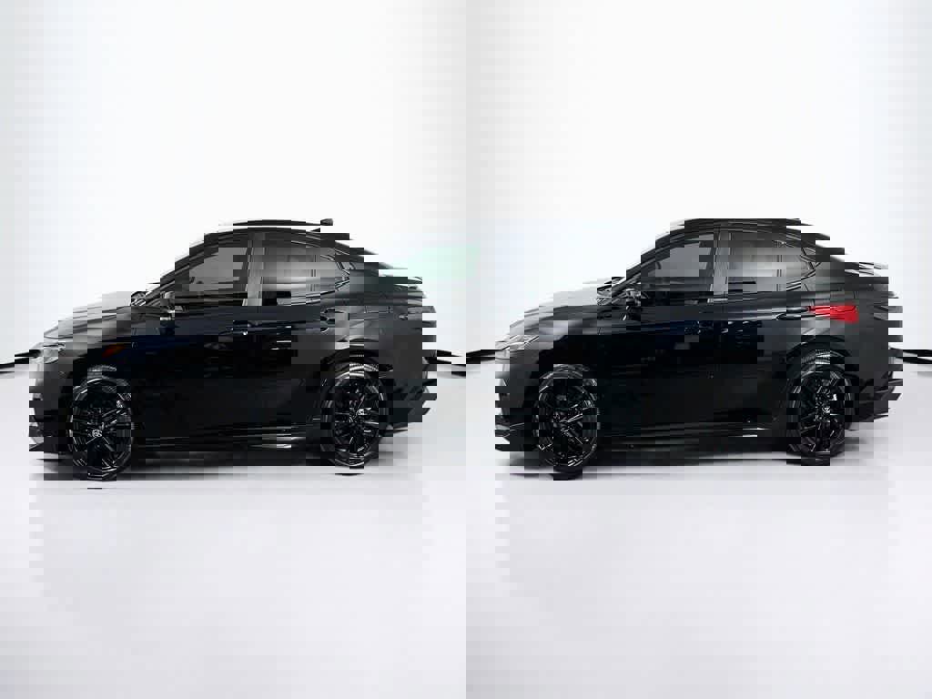 Used 2025 Toyota Camry SE w/ Multimedia Upgrade Package FWD image 2