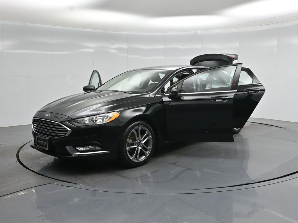 Certified 2017 Ford Fusion SE w/ Equipment Group 201A FWD image 27