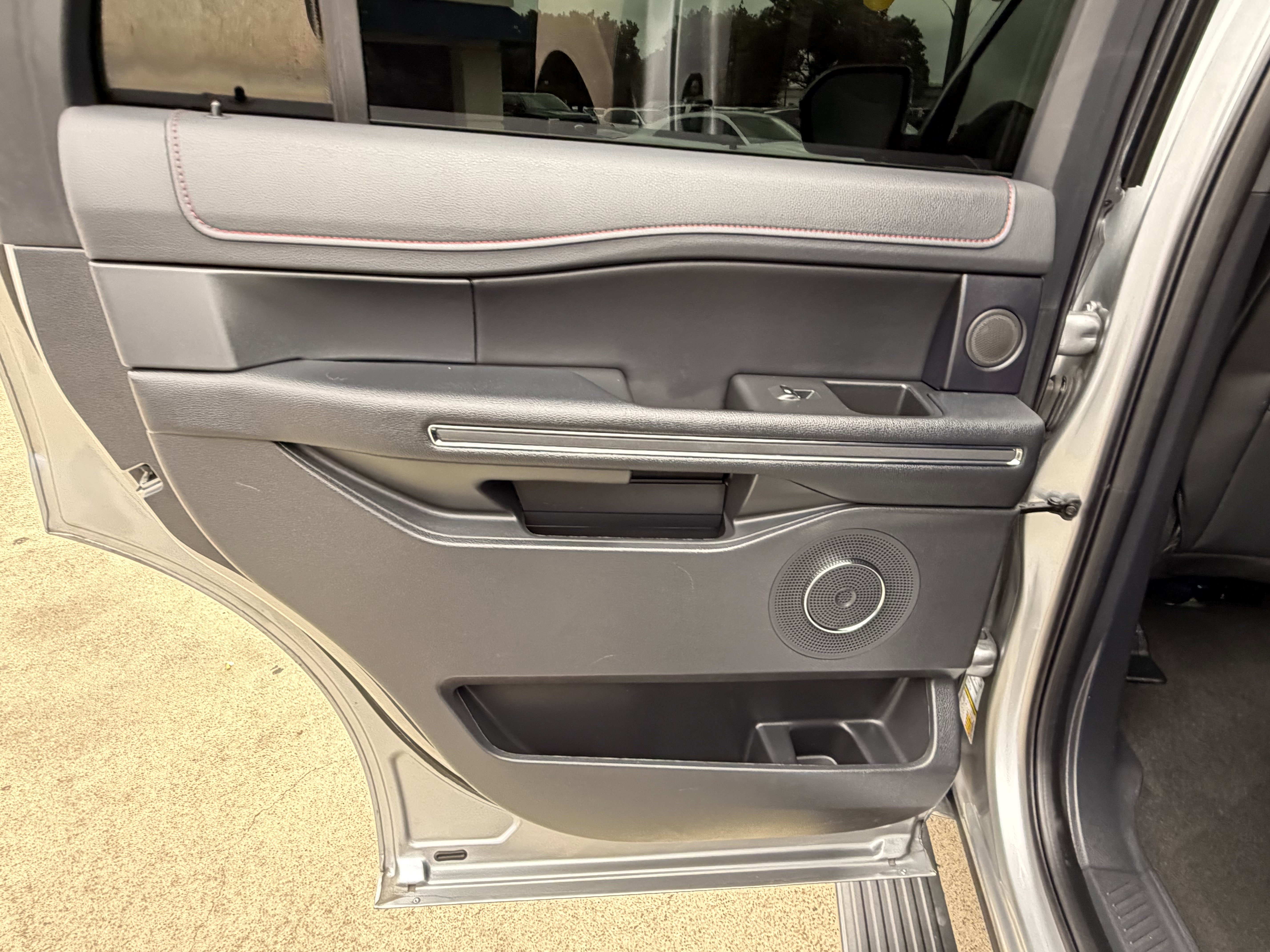 Certified 2024 Ford Expedition Limited RWD image 15