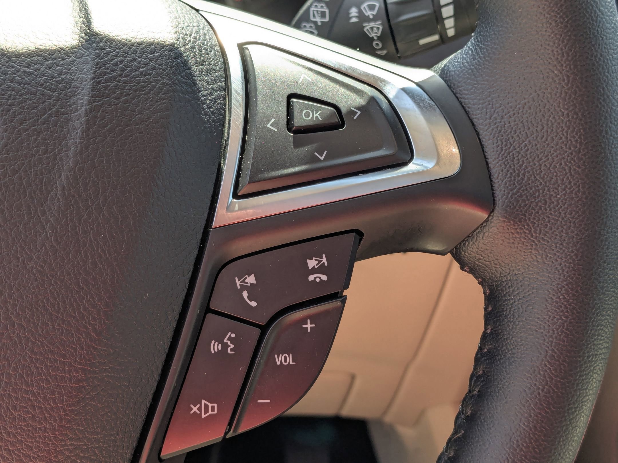 Certified 2023 Ford Edge Titanium image 20