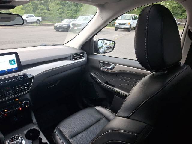 Certified 2022 Ford Escape SEL AWD/4WD image 11