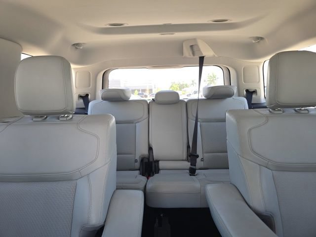 Certified 2025 Ford Expedition Platinum w/ Driver's Package AWD/4WD image 15