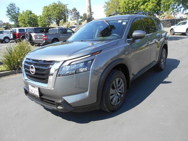 Used 2025 Nissan Pathfinder SV w/ Cargo Package AWD/4WD image 1