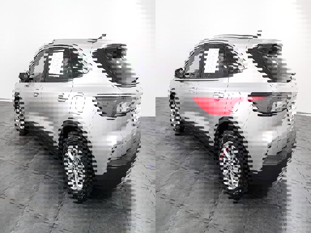 Certified 2020 Ford Escape SE image 3