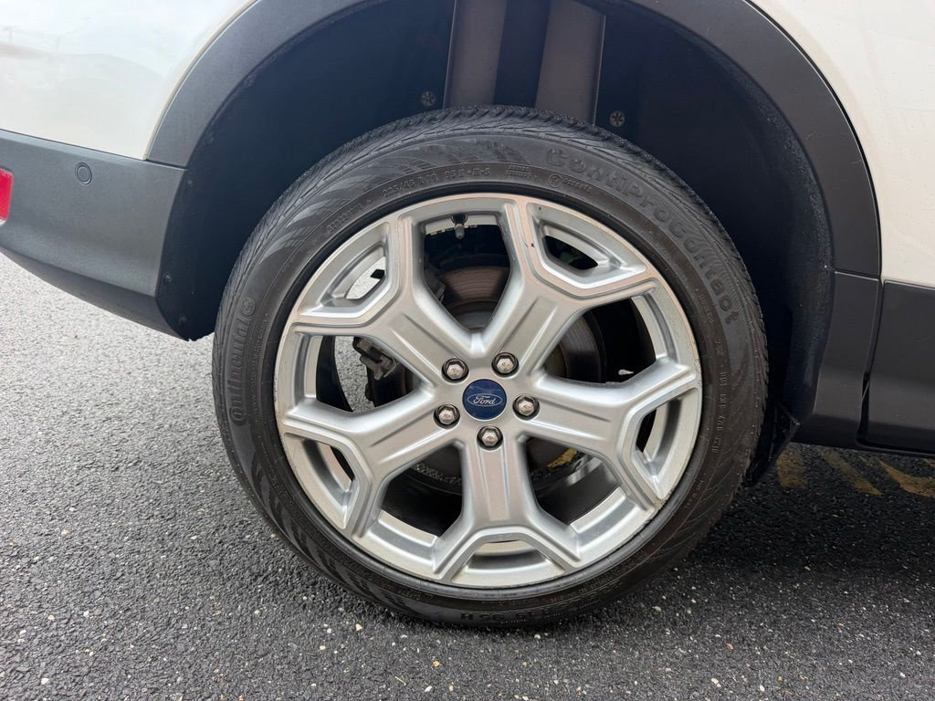 Certified 2019 Ford Escape Titanium AWD/4WD image 11