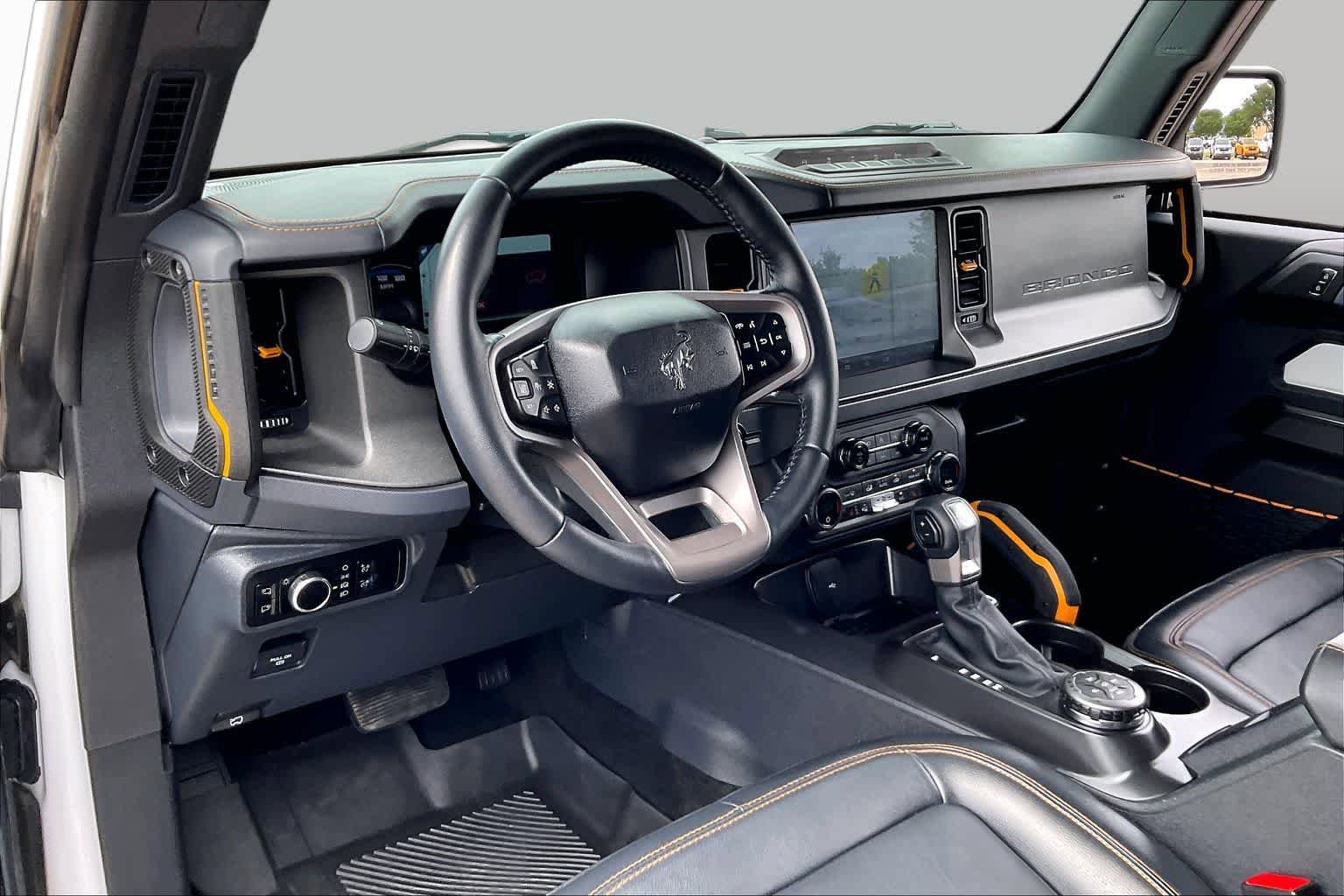 Certified 2024 Ford Bronco Badlands AWD/4WD image 16