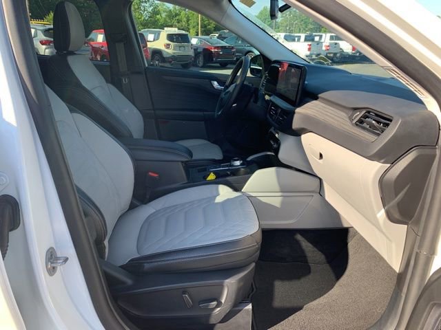 Certified 2024 Ford Escape SE w/ PHEV Premium Package FWD image 16