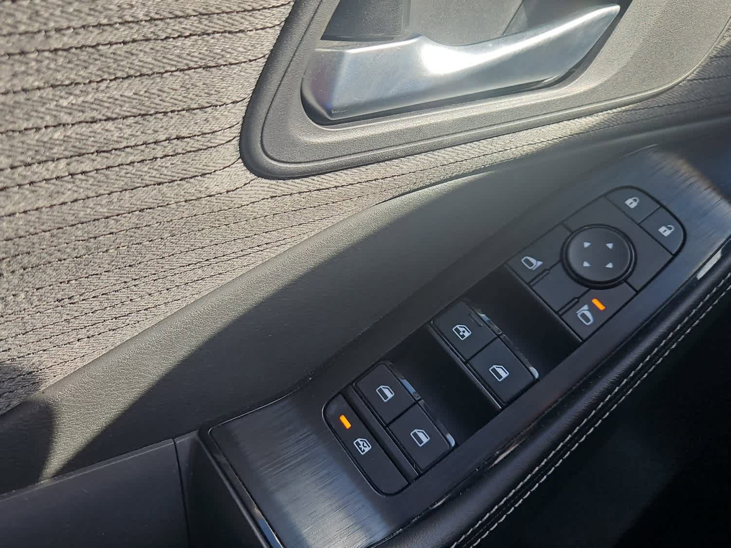 Used 2022 Nissan Rogue SV FWD image 19