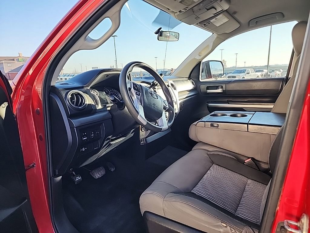 Used 2017 Toyota Tundra SR5 image 11