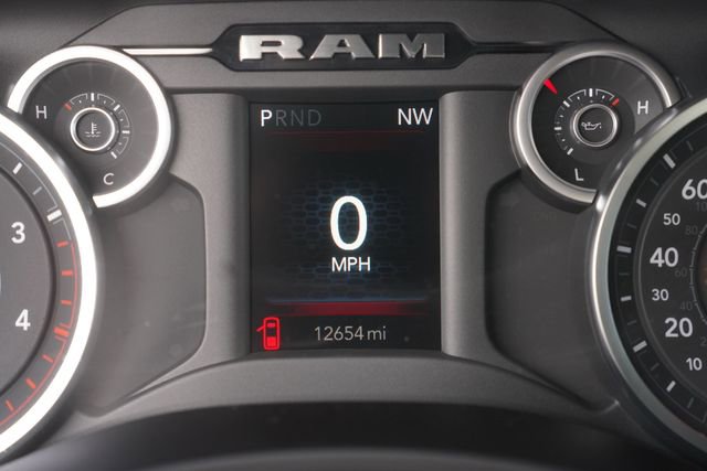 Used 2025 RAM 2500 Big Horn AWD/4WD image 25