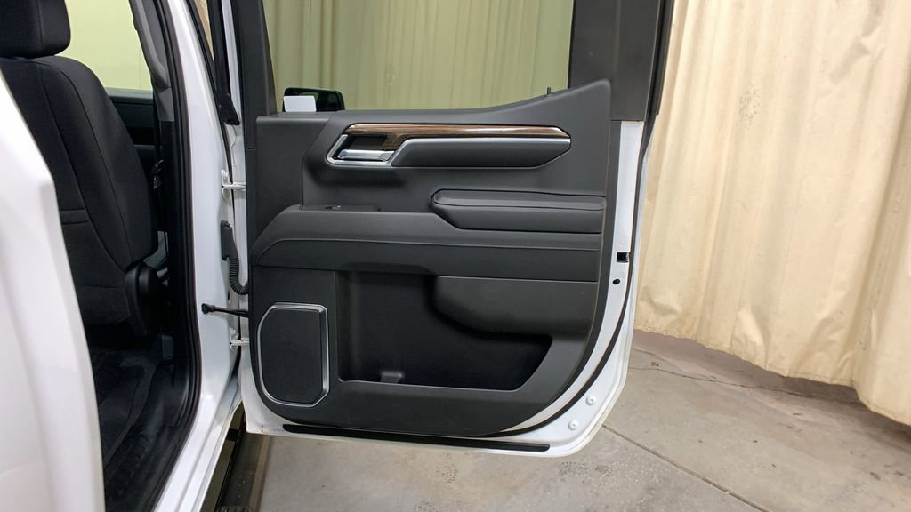 Used 2023 Chevrolet Silverado 1500 LT image 15