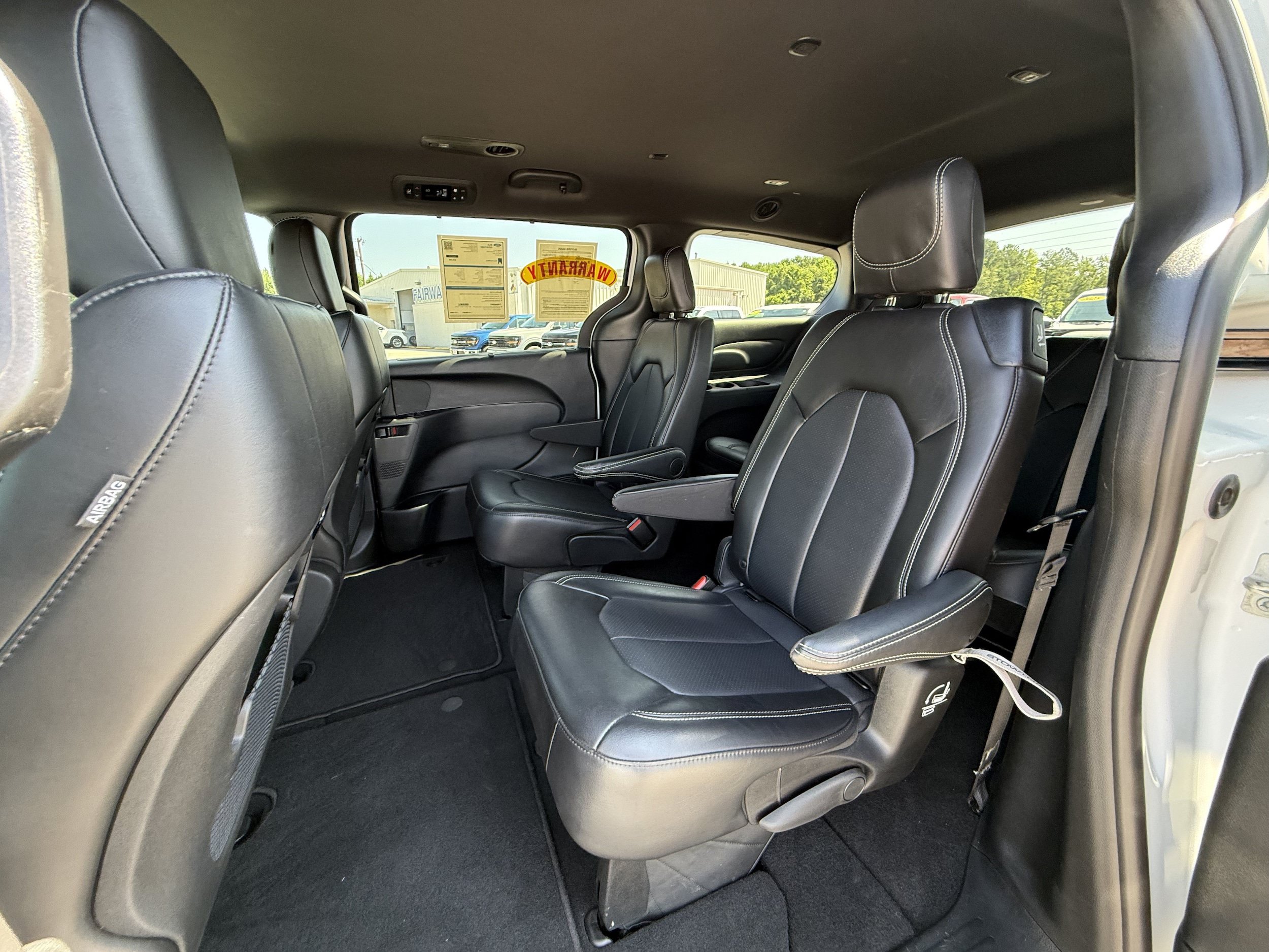Used 2025 Chrysler Pacifica Select FWD image 21