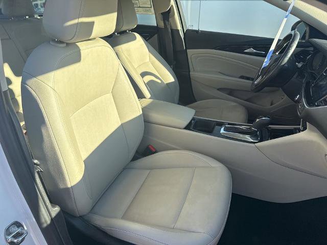 Used 2019 Buick Regal Essence w/ Sights and Sounds Package image 29