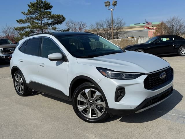 Certified 2025 Ford Escape Platinum w/ Premium Technology Package