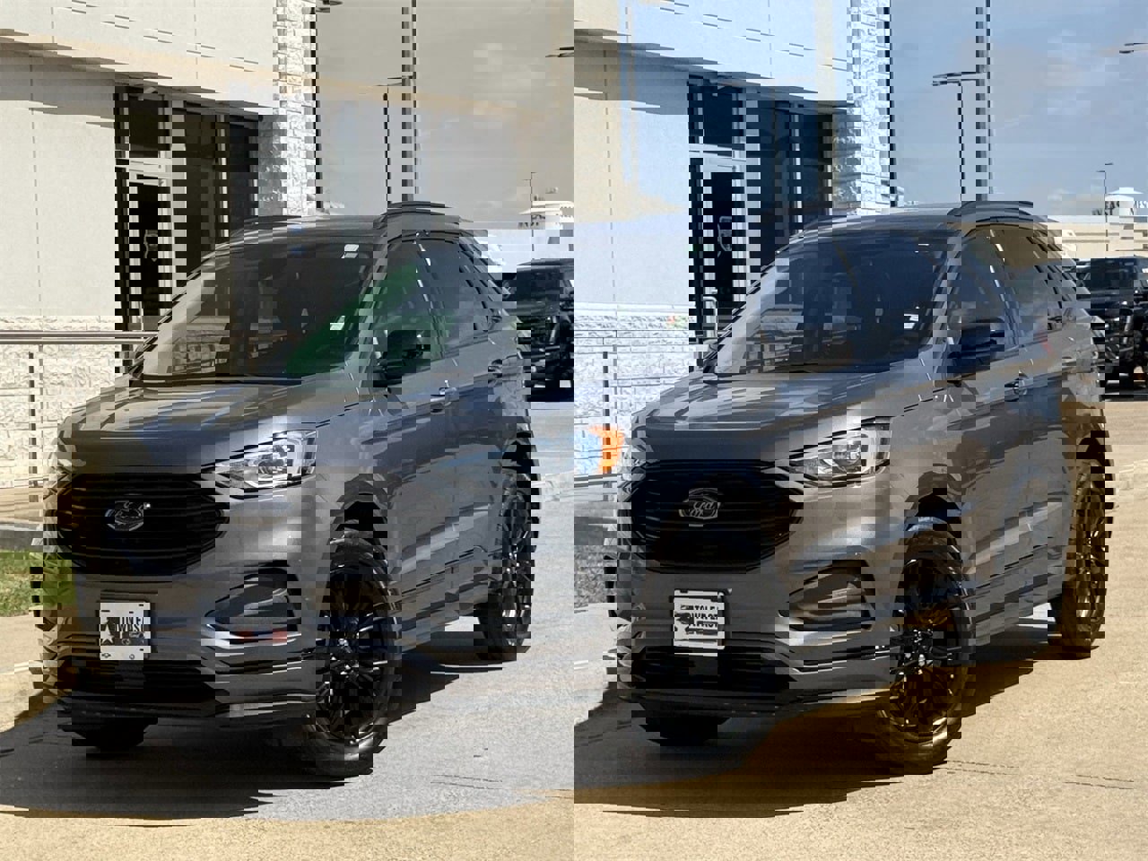 Certified 2022 Ford Edge SE w/ Black Appearance Package image 2