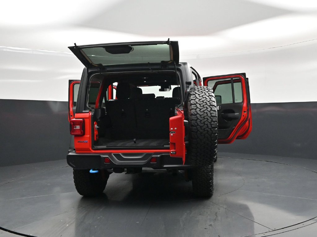 Used 2025 Jeep Wrangler Unlimited Rubicon 4xe w/ Safety Group AWD/4WD image 28