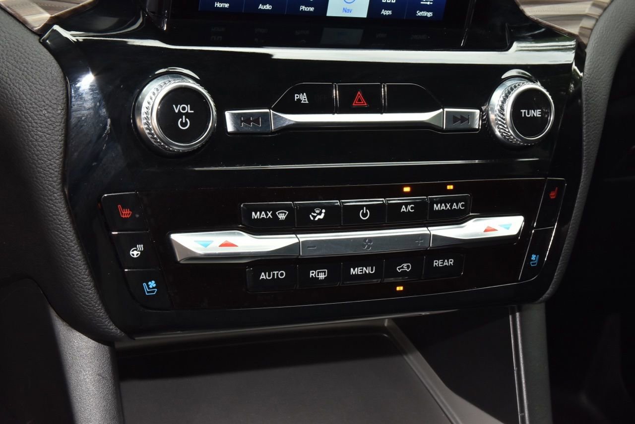 Certified 2024 Ford Explorer Limited w/ Limited Technology Package image 31