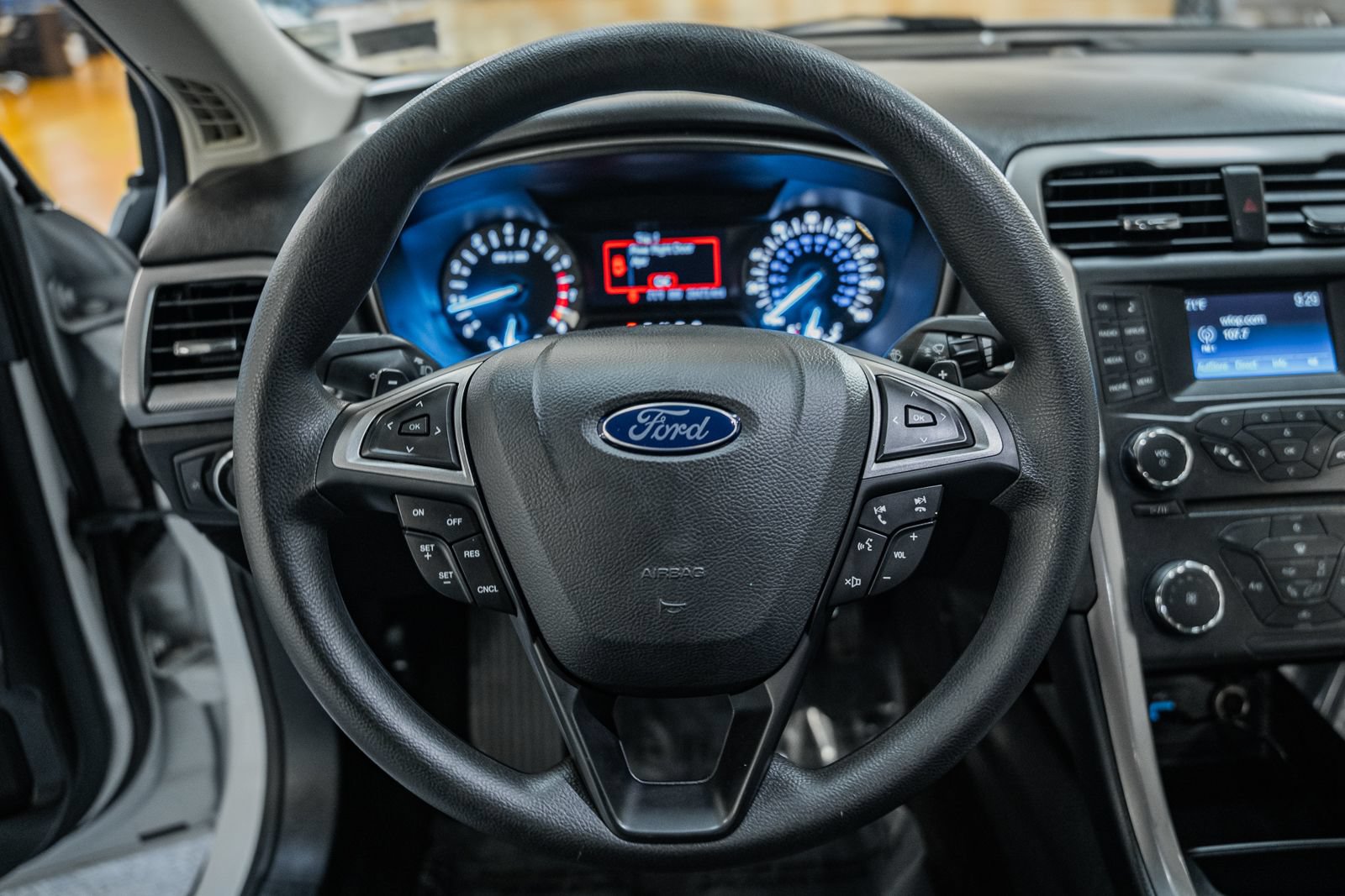Certified 2017 Ford Fusion SE FWD image 32