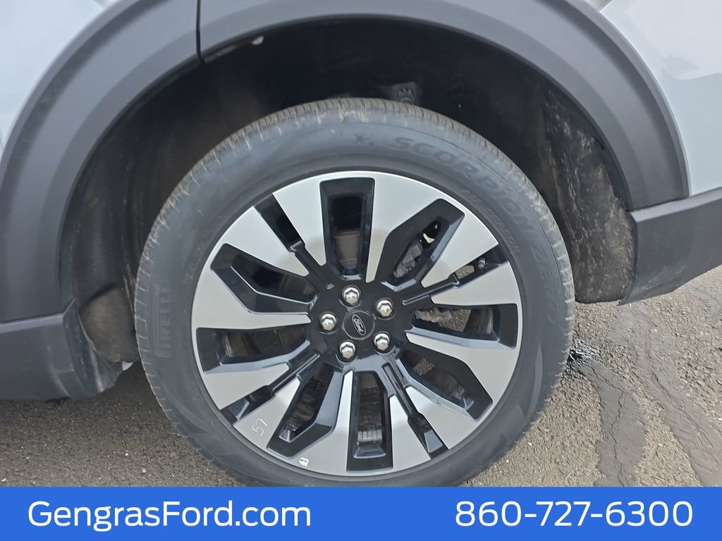 Certified 2025 Ford Explorer Platinum w/ LUX Leather Package AWD/4WD image 12