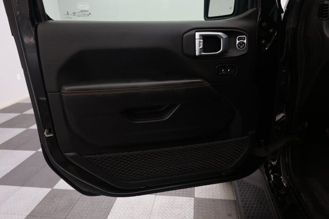 Used 2021 Jeep Wrangler Unlimited Sahara AWD/4WD image 22