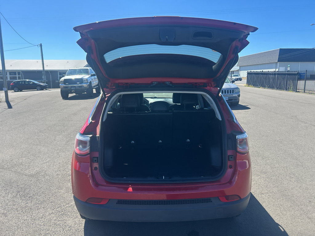 Used 2020 Jeep Compass Latitude w/ Popular Equipment Group FWD image 33