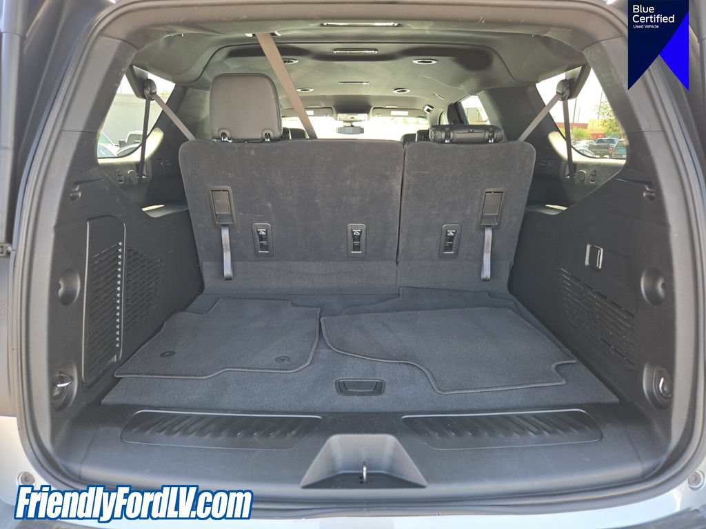Used 2025 Chevrolet Suburban LT AWD/4WD image 18