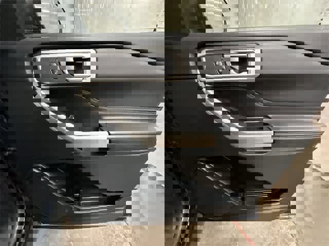 Certified 2022 Ford Explorer XLT w/ Equipment Group 202A image 25