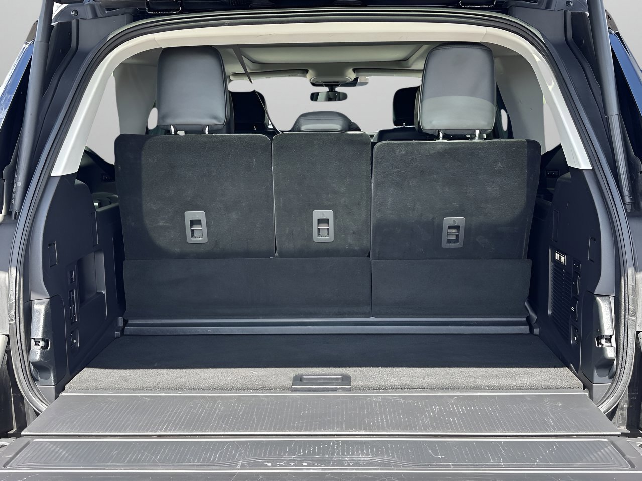 Certified 2025 Ford Expedition Active AWD/4WD image 14