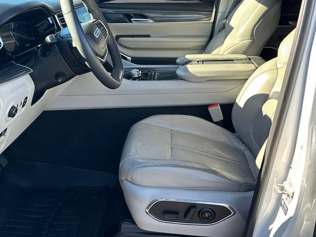 Used 2022 Jeep Wagoneer Series II RWD image 9