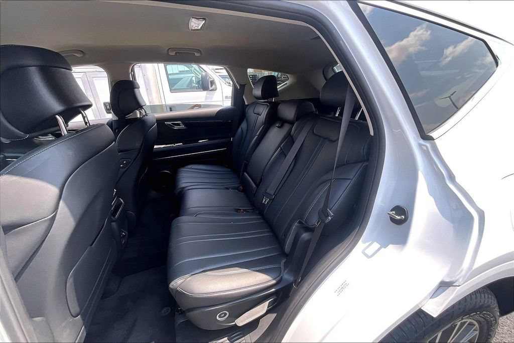 Used 2025 Genesis GV80 2.5T Standard AWD/4WD image 25