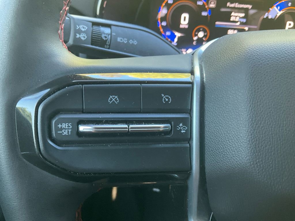 Used 2024 Chevrolet Colorado Z71 w/ Z71 Convenience Package 2 image 19