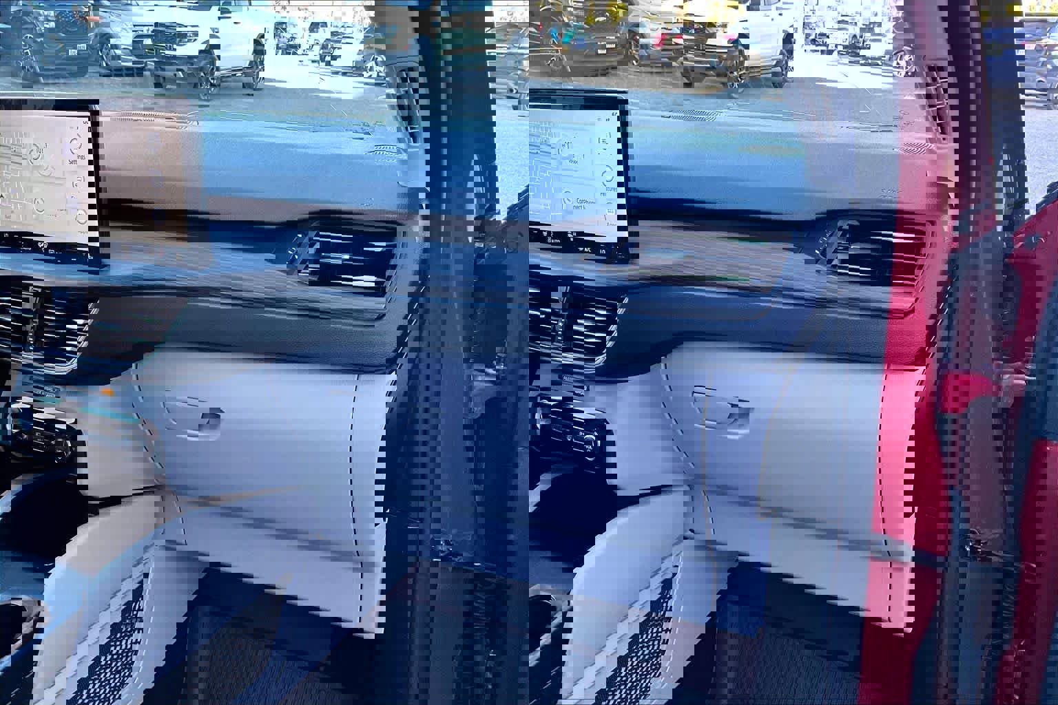 Certified 2023 Ford Escape SE w/ PHEV Premium Package image 19