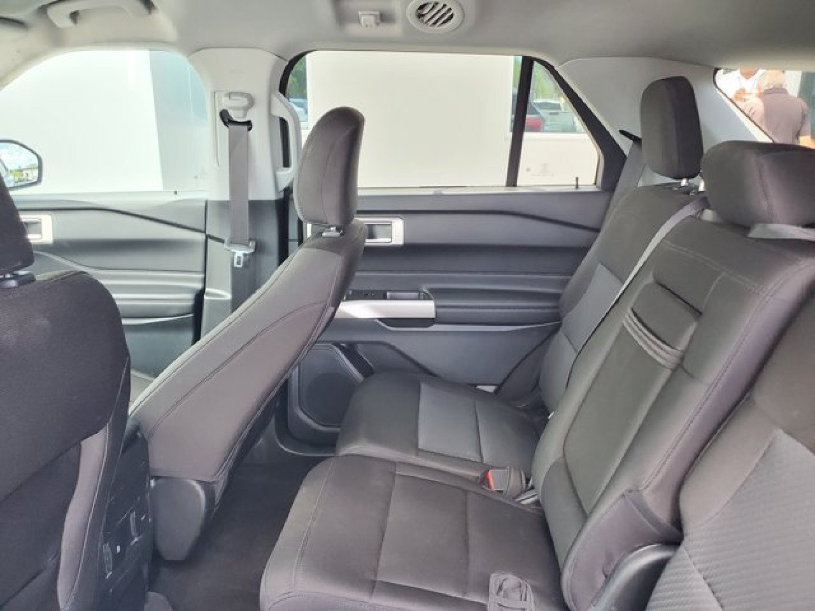 Certified 2023 Ford Explorer XLT RWD image 28