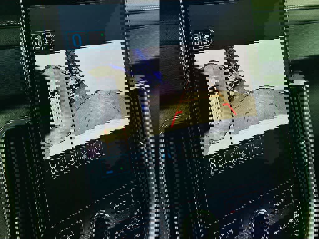 Used 2025 GMC Acadia Elevation image 29