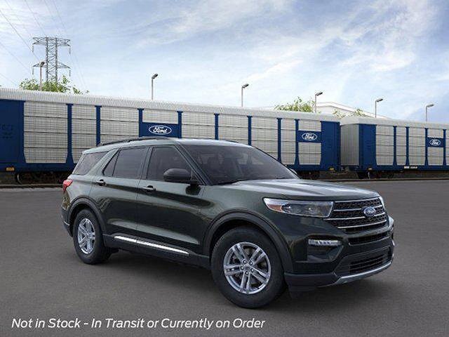 Certified 2022 Ford Explorer XLT w/ Equipment Group 202A AWD/4WD image 7