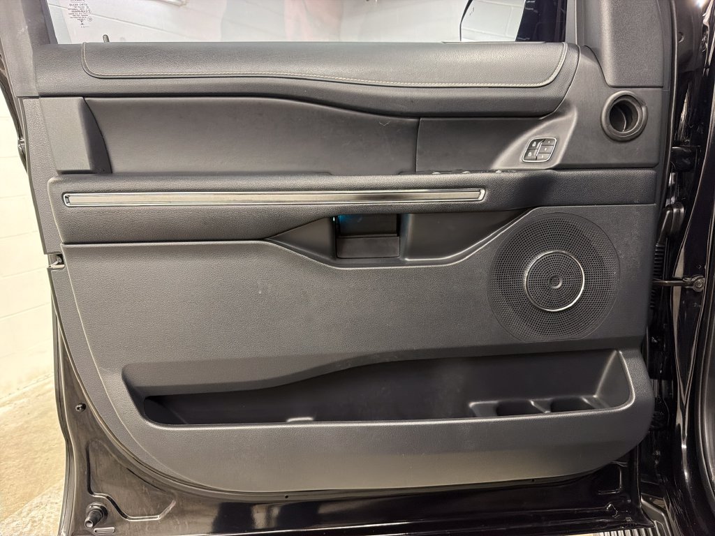Certified 2024 Ford Expedition XLT RWD image 17