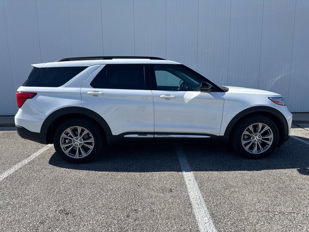 Certified 2024 Ford Explorer XLT w/ Equipment Group 202A AWD/4WD image 9