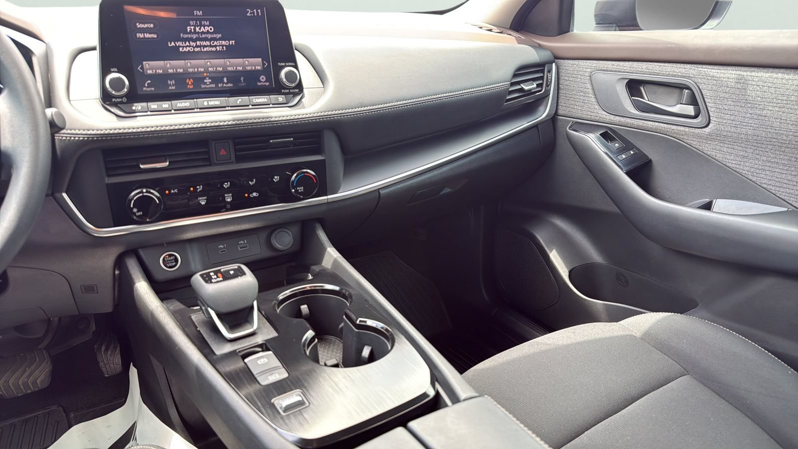 Used 2023 Nissan Rogue S FWD image 18