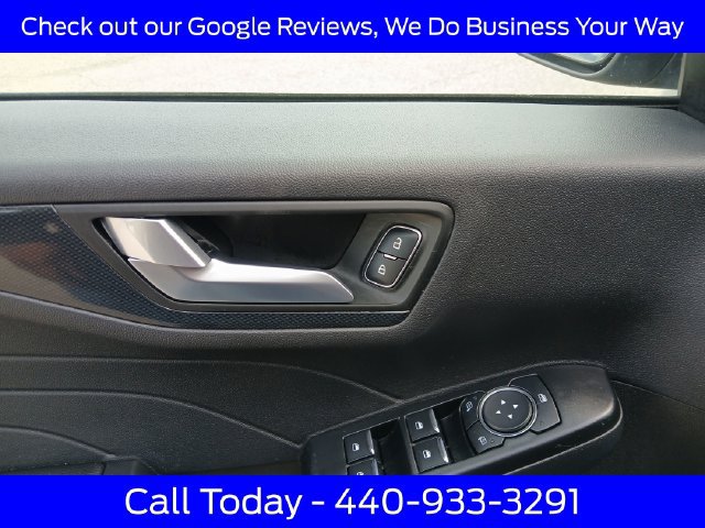 Certified 2025 Ford Escape ST-Line Select AWD/4WD image 19