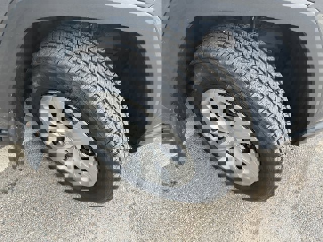 Used 2020 Toyota RAV4 LE w/ All Weather Liner Package AWD/4WD image 37