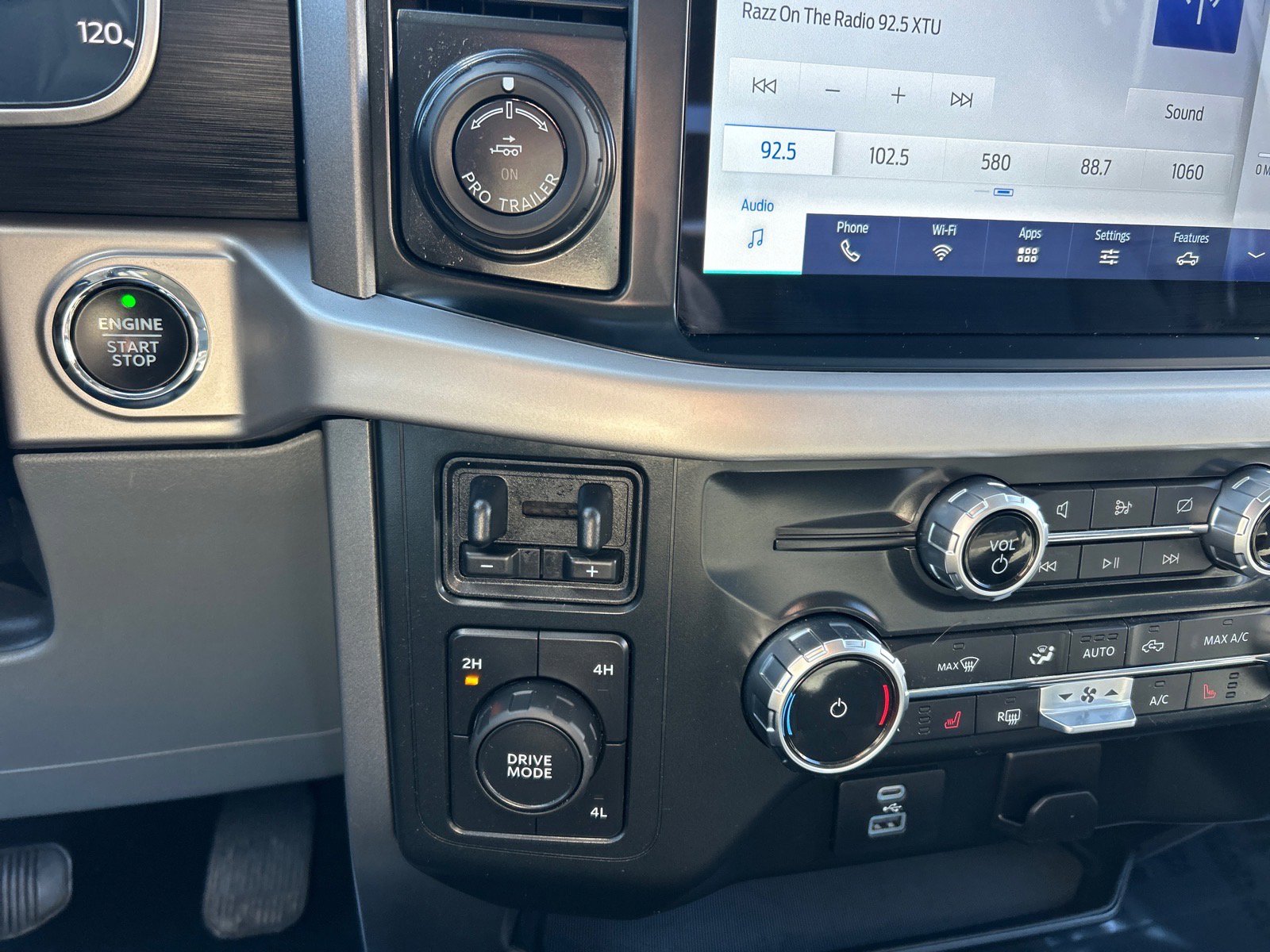 Certified 2022 Ford F150 XLT w/ Equipment Group 302A High image 30