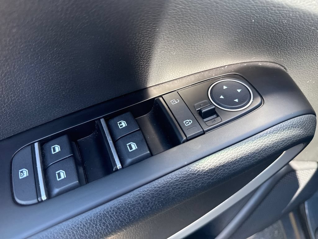 Used 2023 Kia Soul LX w/ LX Technology Package FWD image 20