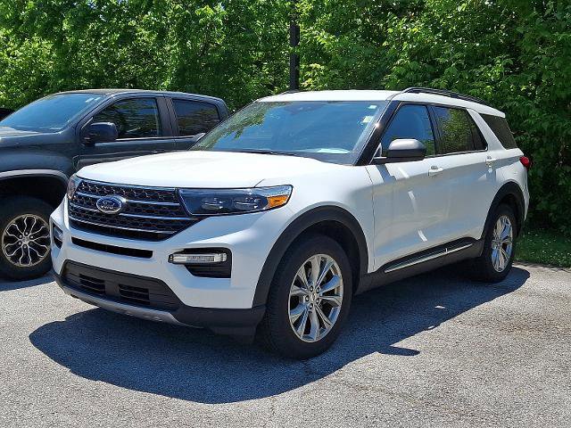 Certified 2023 Ford Explorer XLT w/ Equipment Group 202A AWD/4WD image 3